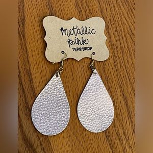 NWT handcrafted pink metallic faux leather teardrop wire earrings.